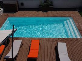 Villa avec piscine dans le sud de la France, hôtel à Saleilles