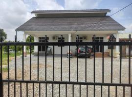 Homestay Taman Hidayah Chawas, vacation rental in Tanah Merah