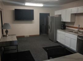 E. Michigan Walk Up Furnished 2 Bedroom APT – apartament w mieście Lansing