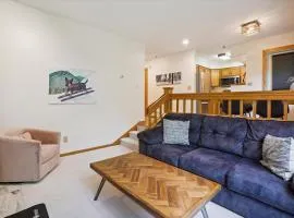 One bedroom condo with Sports Center, Shuttle service Highridge I10