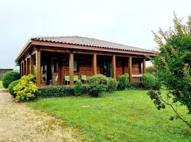 Le Chalet de la Dordogne, parkimisega hotell sihtkohas Mauzac-et-Grand-Castang