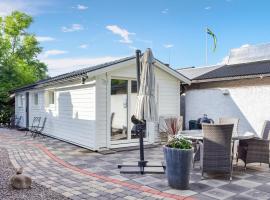 Gorgeous Home In Borgholm With Wifi, cottage ở Borgholm