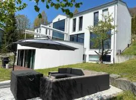 Luxury Villa close to Zürich /View/Sauna/Garden