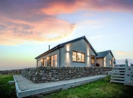 Two Seas Hebrides, holiday home in Eoropie