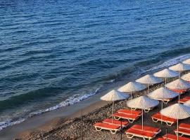 boyalık tatil sitesinde denize sıfır 4 kişilik, hotel in Çeşme