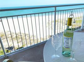 Oceanfront View of Madeira Beach, Steps to the Beach - Madeira Norte Condo、セント・ピート・ビーチのバケーションレンタル