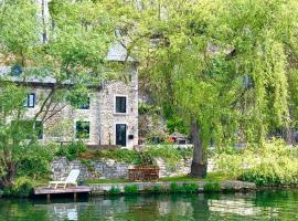 Pieds dans l'eau Private Wellness Bordure de Meuse, готель у місті Lustin