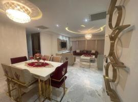 شقة للإيجار اربعة غرف نوم وثلاثة حمامات في اسطنبول, hotel en Basaksehir
