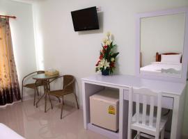 Ruan Rim Nam, hotell i Roi Et