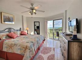 2306 Ocean Pointe, hotel with jacuzzis in Tavernier