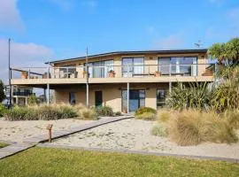 Bayside Oceanview Getaway