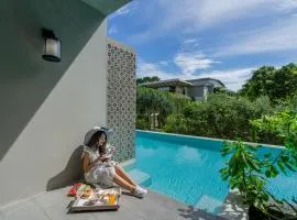 Proud Phuket, Naiyang Beach、にあるプーケット国際空港 - HKTの周辺ホテル
