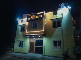 HOTEL SJ PREMIUM, feriebolig i Bhubaneshwar