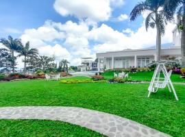 In Villa Garden Resort, resort i Batu