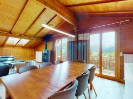 Apartment with spectacular view of the peaks, feriebolig i Crans-Montana