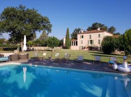 Merveilleux Domaine Éco-responsable Château Réal, hotel sa Gonfaron