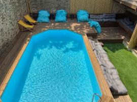 T3 bord canal du midi, piscine, hotel a Homps