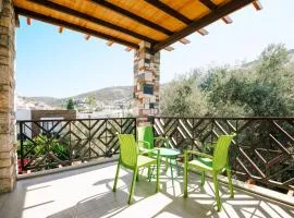 Chic Flat w Balcony 3 min to Beach in Bodrum