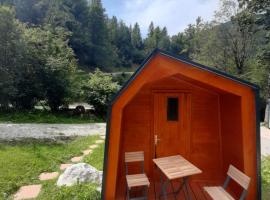 Camping & Glamping Grintovec, hotel in Preddvor