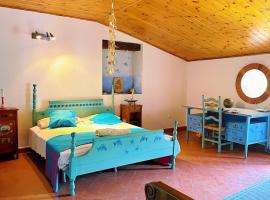 Relax tra Monferrato & Langhe, tradicionalna kućica u gradu 'SantʼAndrea'