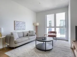 Culver City 1br w media room gym nr light rail LAX-1097