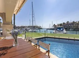 Waterside Apartment in Sotogrande Marina with Private Pool