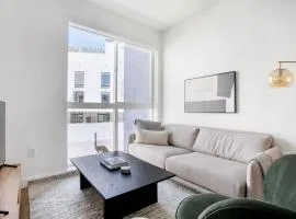 Culver City 1br w gym lounge nr restaurants LAX-1096