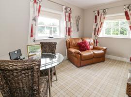 Upper Gardener's Cottage, apartment in Denbigh