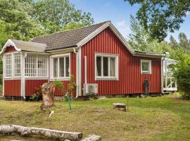 Gorgeous Home In Ronneby With Kitchen, cabaña o casa de campo en Ronneby