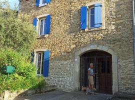 Maison isivier, hotel with parking in Magrie