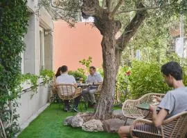 Tres Torres Atiram Hotel