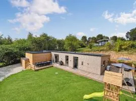 Amazing Home In Ebeltoft With Wifi