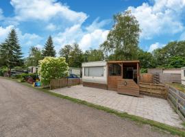 Cozy holiday home in Hoogeveen with garden, hotel in De Bult