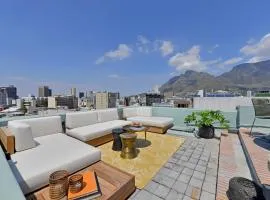 Bo-Kaap Elegance Historic Luxury & Mountain Views