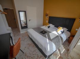 Logis H&ocirc;tel & Restaurant - Les Hauts de Montreuil