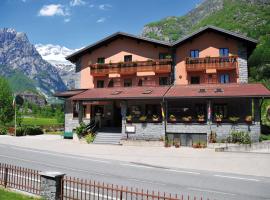 Hotel Ristorante Miramonti, hotel v destinaci Val Masino