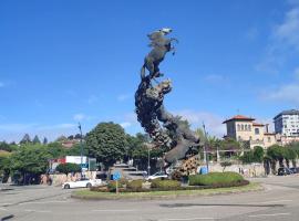 Estudio céntrico, a pocos metros Plaza de España., accessible hotel in Vigo