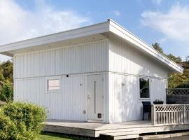 3 person holiday home in R&Ouml;NN&Auml;NG-By Traum