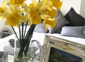 Roses Cottage - near Scafell Comfy Modern Idyllic, hotel with parking in Santon Bridge