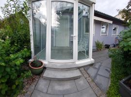 Ferienwohnung Familie Cischeck, hotel v destinaci Gauting