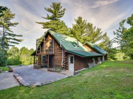 Charming Wellesley Island Cabin Near State Parks, vacation rental in Collins Landing