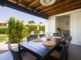 Bungalow en Playa del Inglés, family hotel in Playa del Ingles