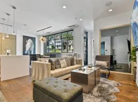 Luxury Townhouse at Parkite on Main Walk to Skiing, Shopping, and Restaurants Private Hot Tub