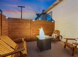 Chic Oasis Studio: Minutes to Downtown & Beaches