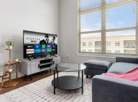 The Olivia: Riverwalk Loft