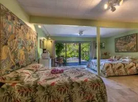Plumeria Room on a Lush Farm on Maui's North Shore