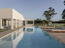 Amileka - luxury 25 acre estate with pool