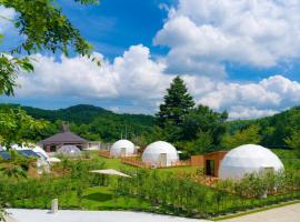 GLAMP ENTRANCE HIROSHIMA-MIHARA, camping de luxo em Ōgu