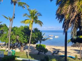 CAPLAGE -Beach Front Luxury Apartment at Searock, hotel v destinaci Tamarin