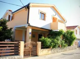 Apartments For Friends